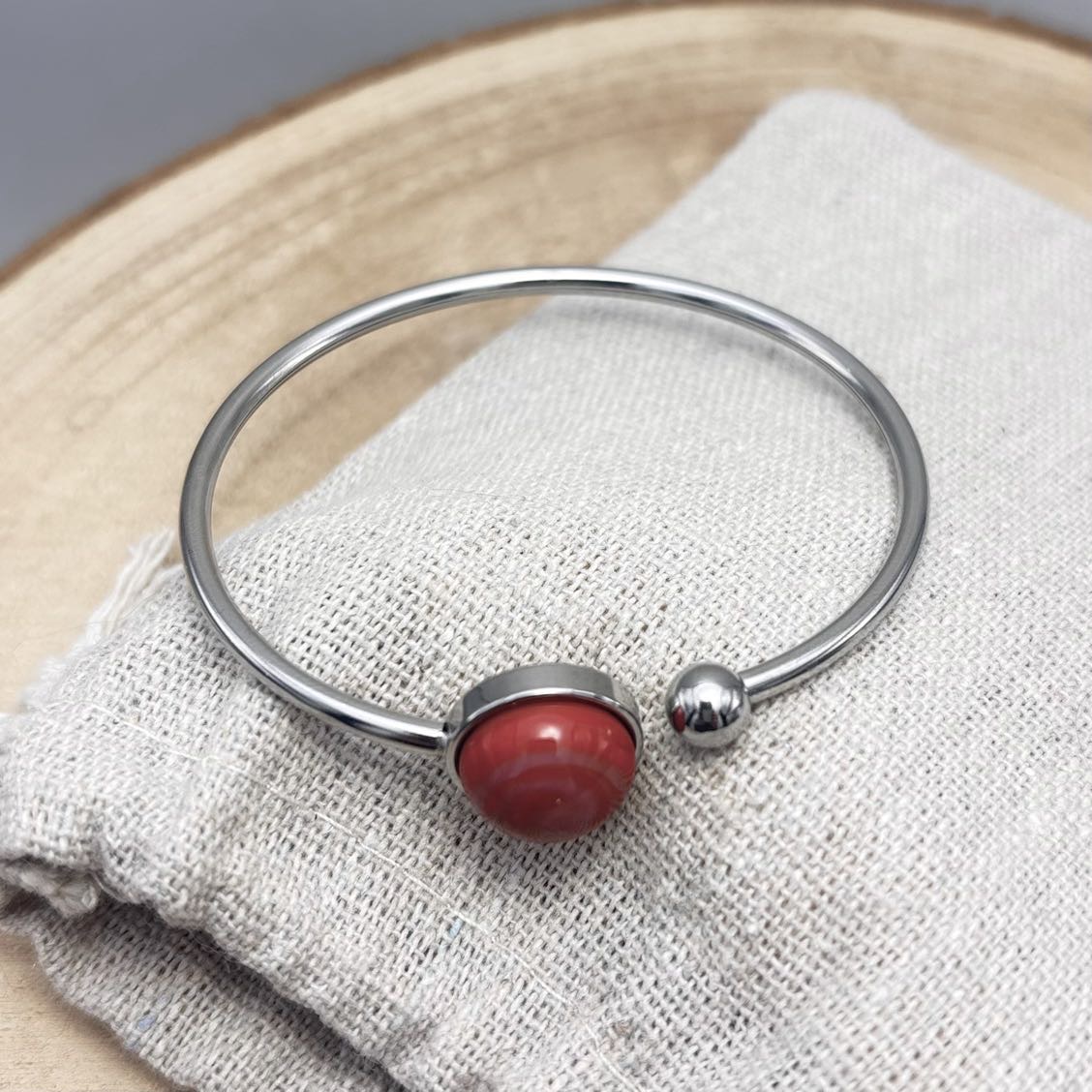 Bracelet-Jonc-Dessus-Acier-Corail-Uni
