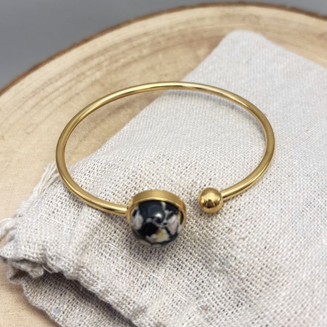 Bracelet-Jonc-Dessus-Doré-Intense