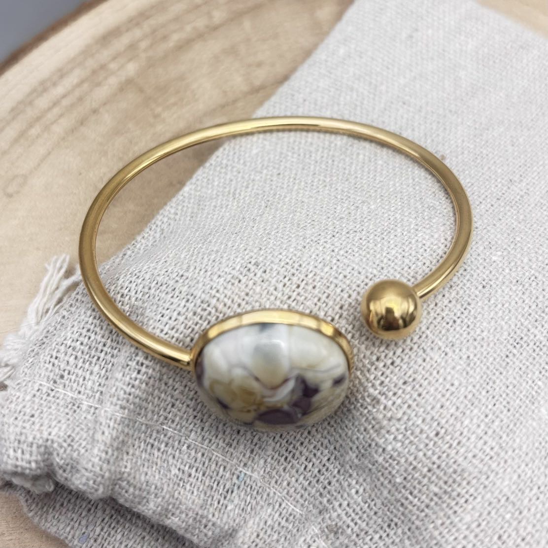 Bracelet-Jonc-Plat-Dessus-Doré-Violine