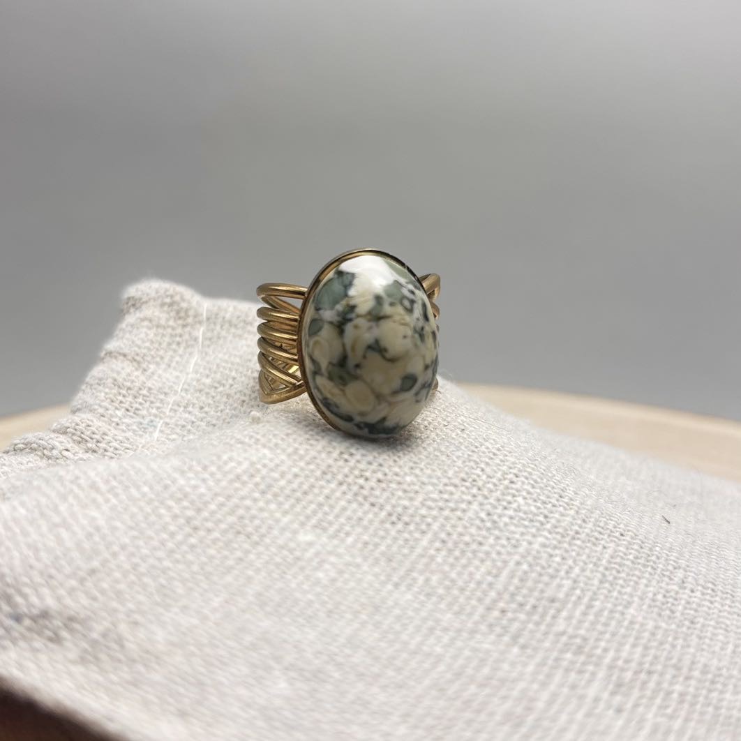 Bague-Cabochon-Ovale-Face-Verde New