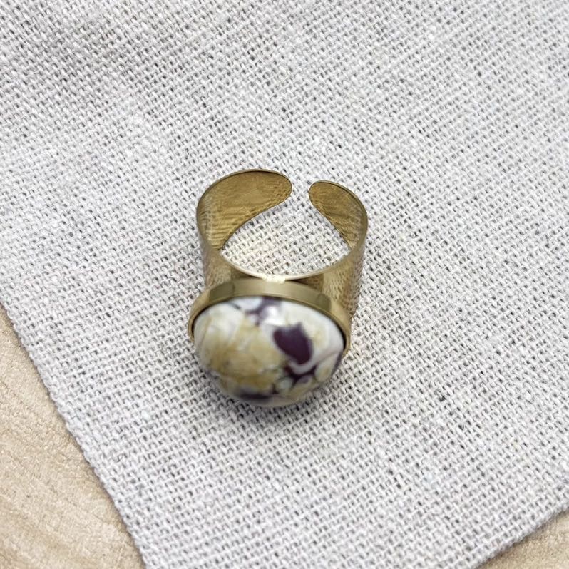Bague-Cabochon-Rond-Dessus-Violine