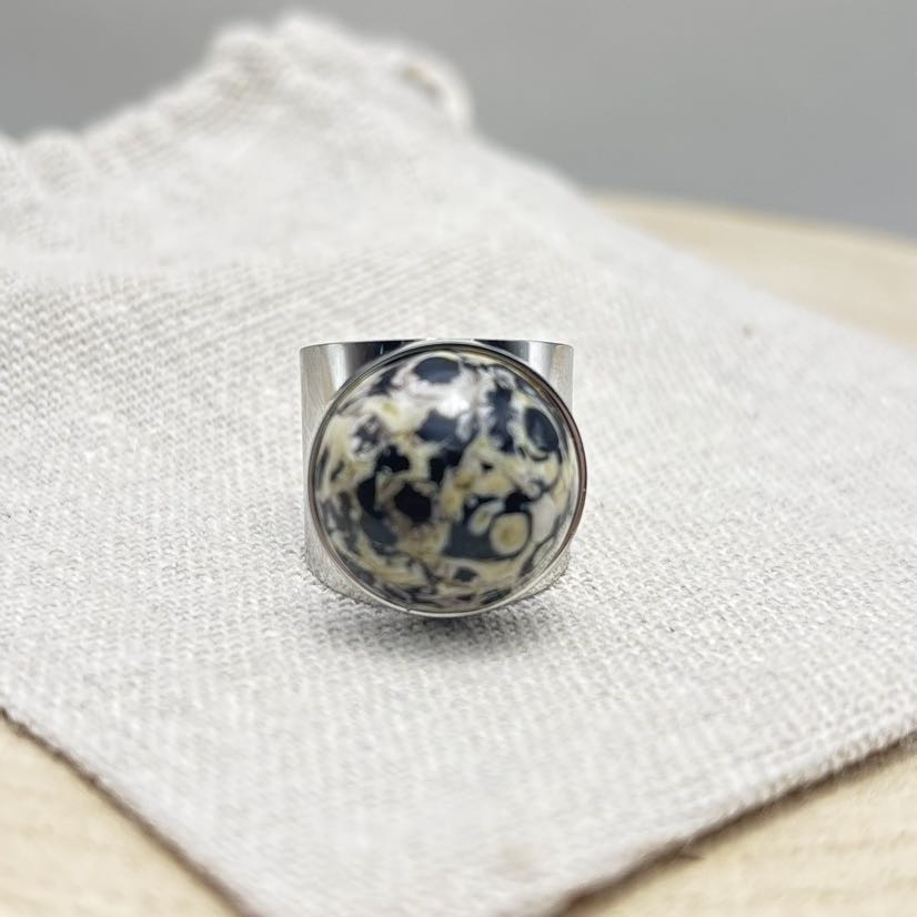 Bague-Cabochon-Rond-Face-Intense-Acier