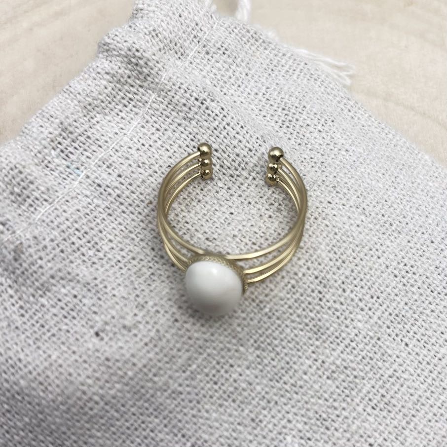 Bague-Ovale-Petite-Dessus-Unis-Crème-Doré
