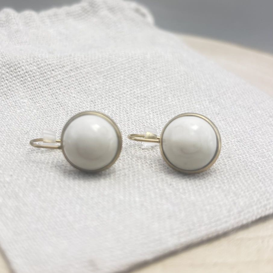 Boucles d’oreilles-Cabochon-Face-Unis-Crème-Doré