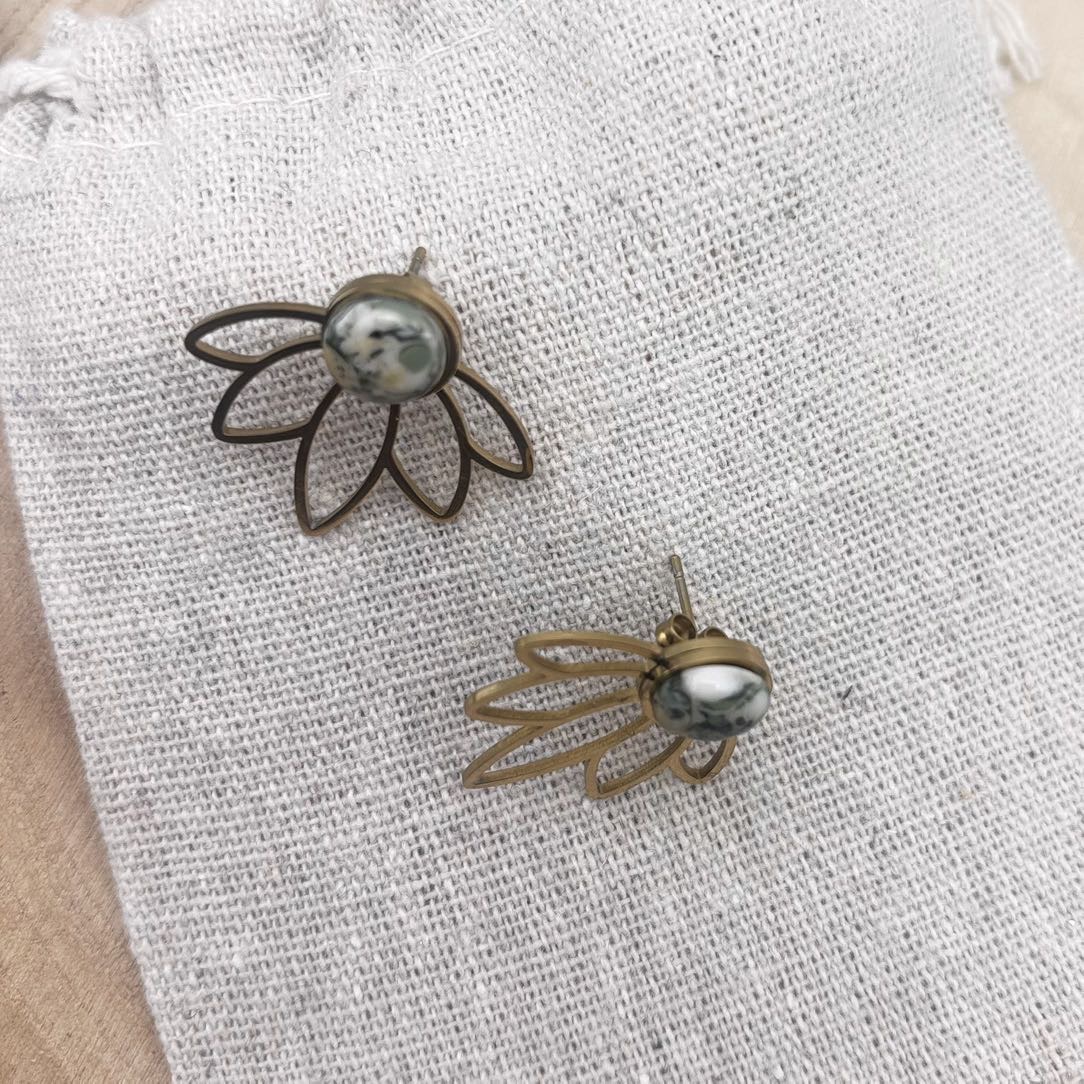 Clous d’oreilles-Fleur-Dessus-Verde New