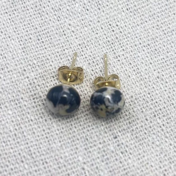 Puces d’oreilles-Dessus-Intense-Doré