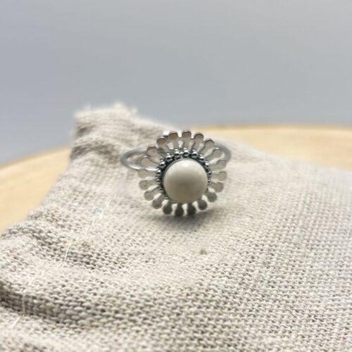 Bague fleur ajustable "Unis" Crème Acier