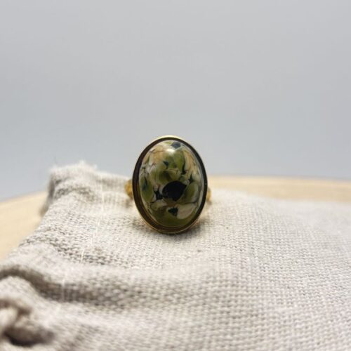 Bague cabochon ovale ajustable "Vert Olive"