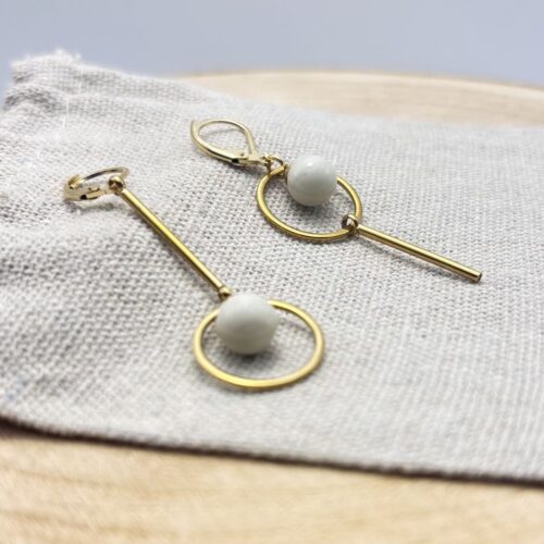 Boucles d'oreilles destructurées "Unis" Crème Doré
