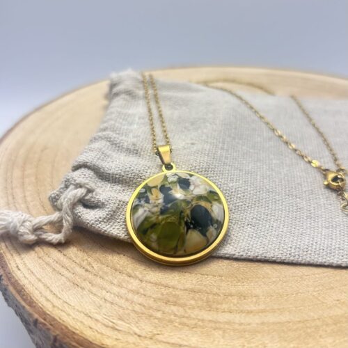 Collier cabochon "Vert Olive"