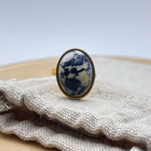 Bague cabochon ovale ajustable "Intense"