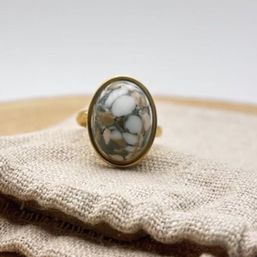 Bague cabochon ovale ajustable "Kaki"