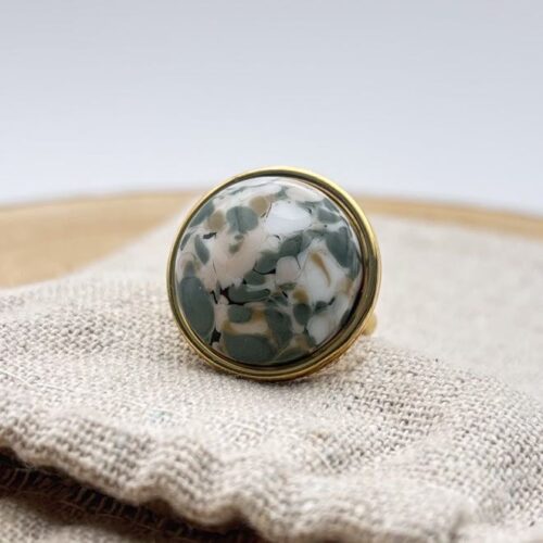 Bague cabochon rond ajustable "Kaki"