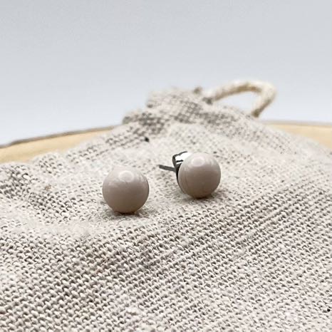 Clous d'oreilles "Ivoire"