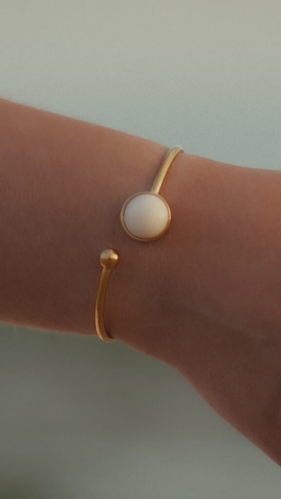 Bracelet jonc cabochon ajustable taille S/M "Crème rosé"