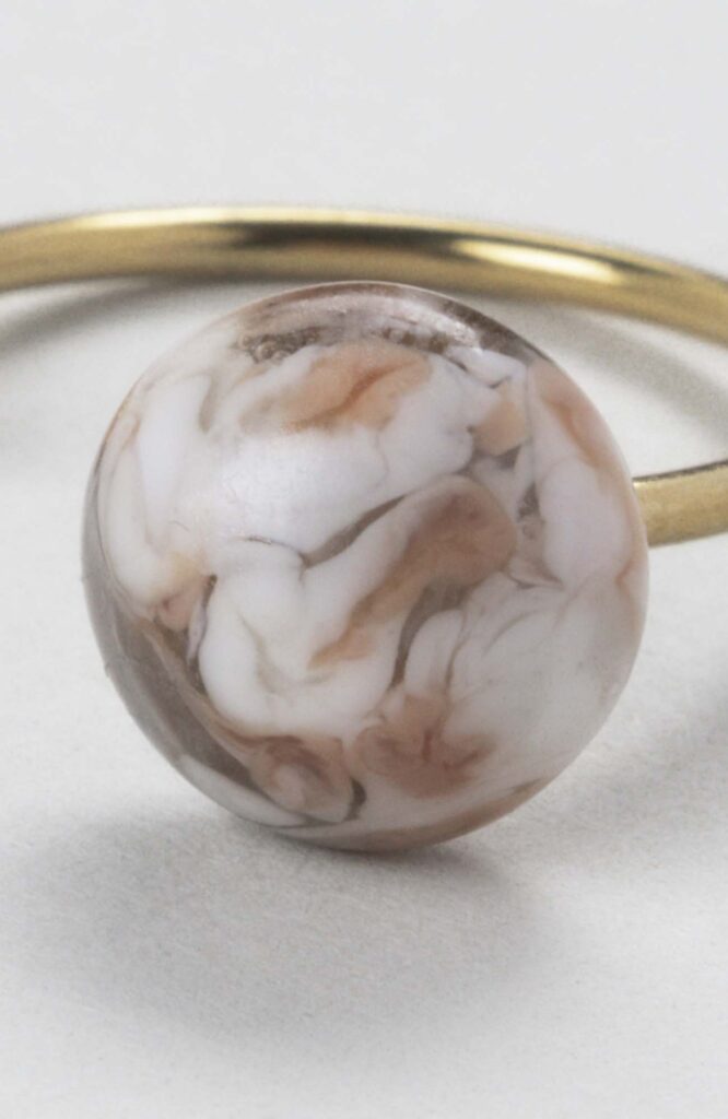 Bague décalée ajustable Nude
