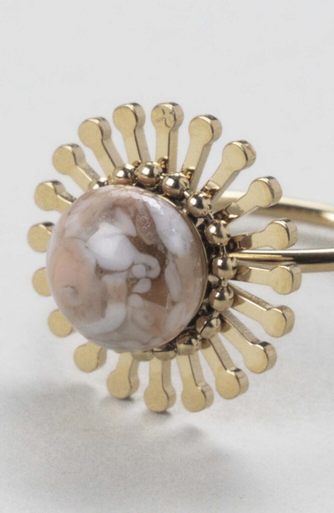 Bague fleur ajustable Nude