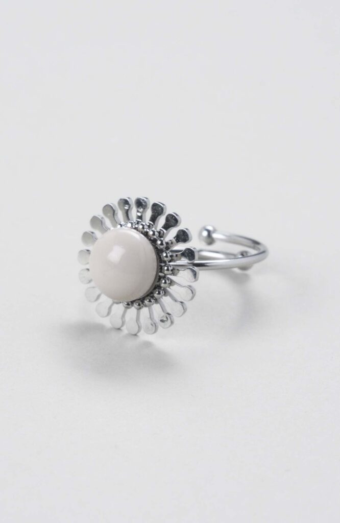 Bague fleur ajustable "Ivoire"