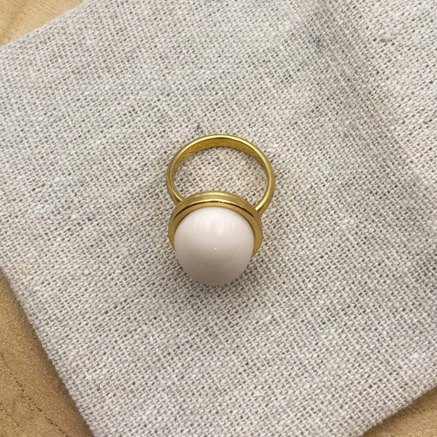 Bague cabochon ovale ajustable Crème rosé