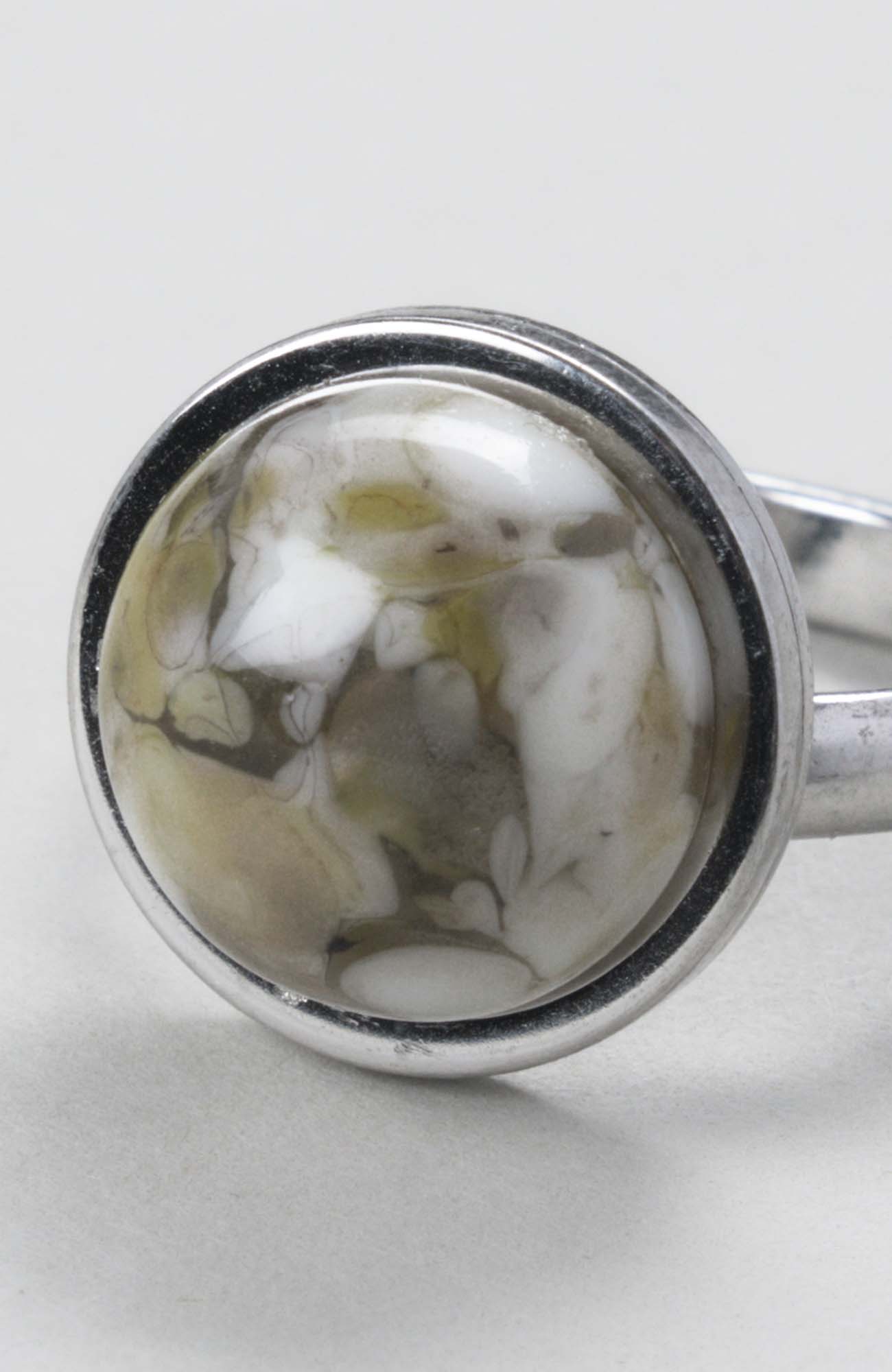 Bague petit cabochon ajustable Anis
