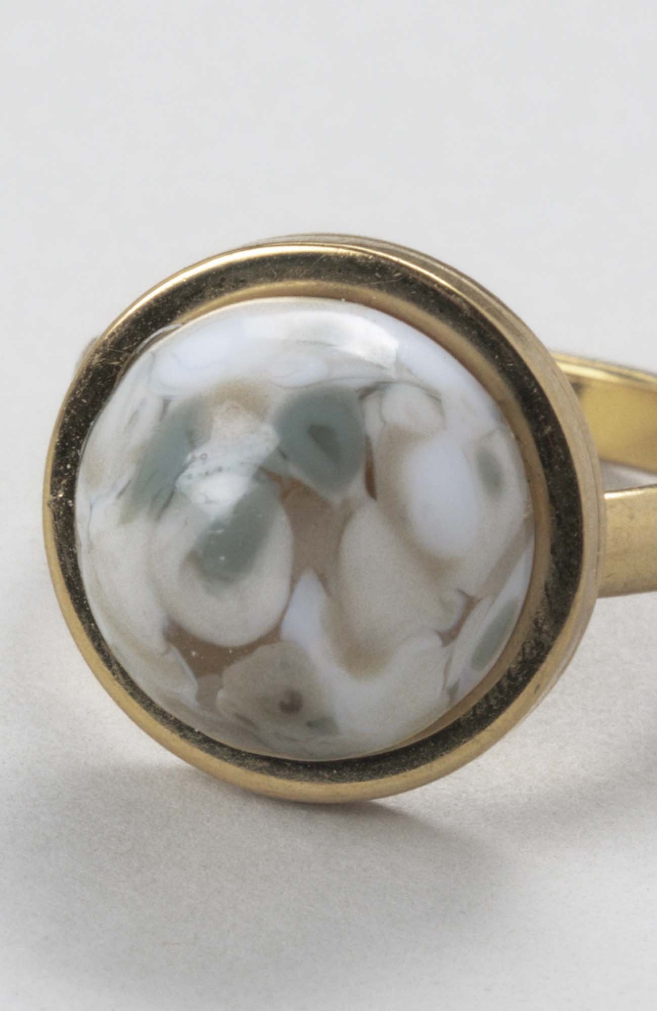 Bague petit cabochon ajustable Kaki