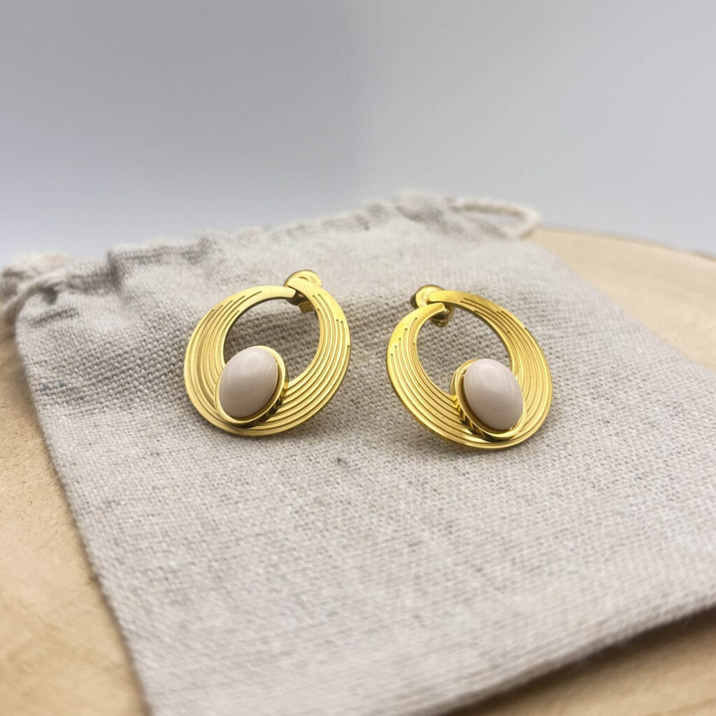 Clous d'oreilles ovales "Crème rosé"