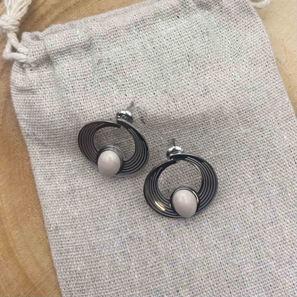 Clous d'oreilles ovales "Ivoire"