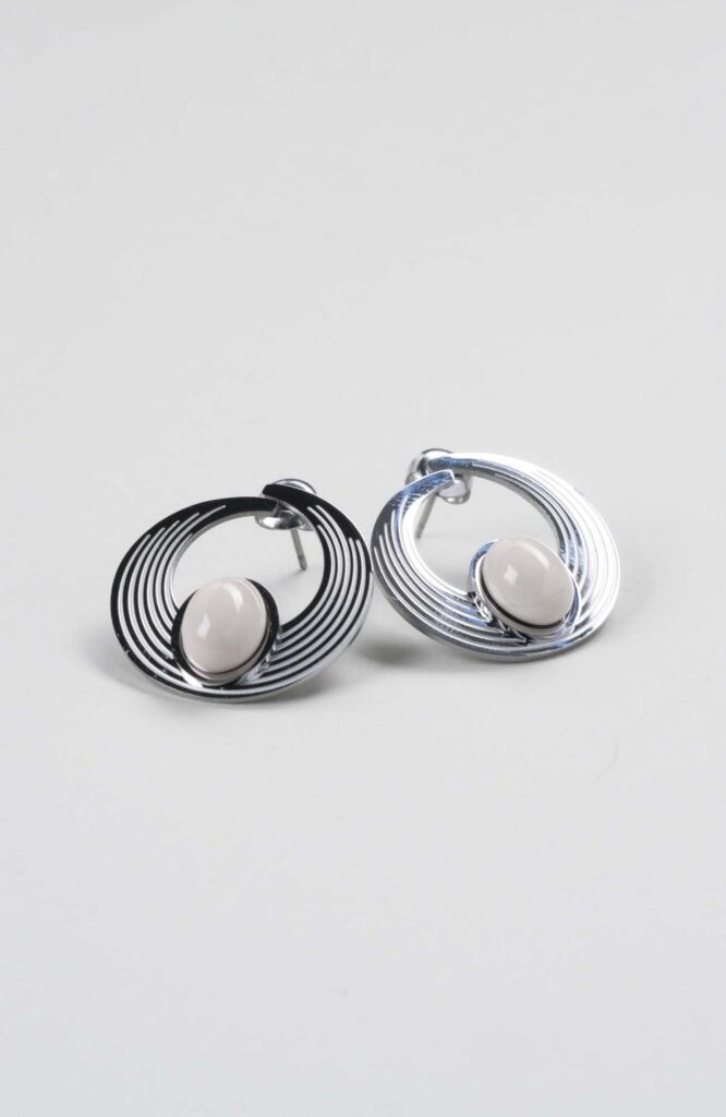 Clous d'oreilles ovales Ivoire
