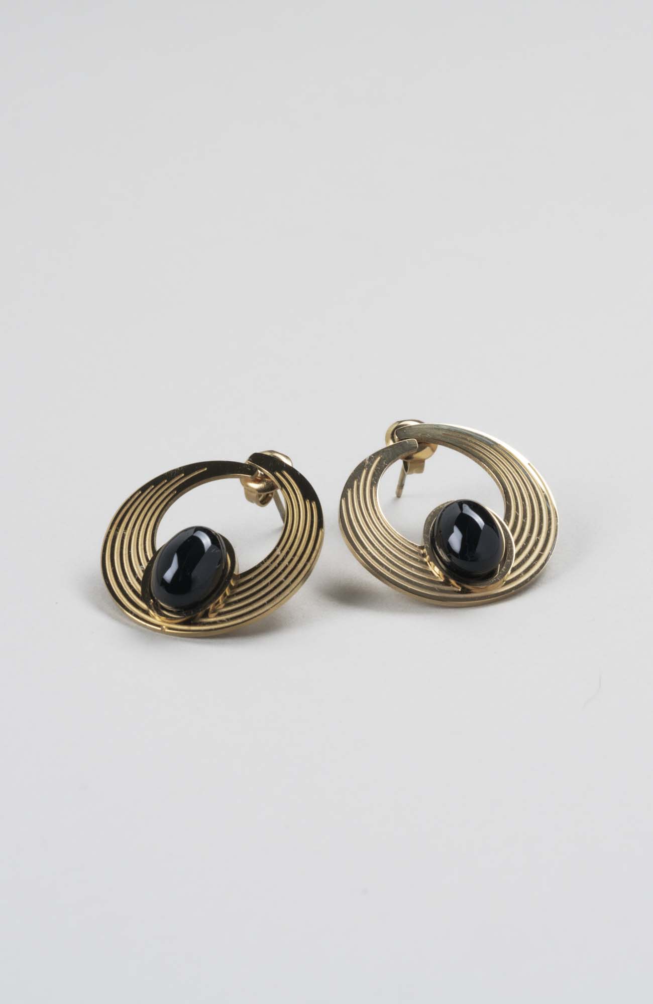 Clous d’oreilles ovales Intense Uni
