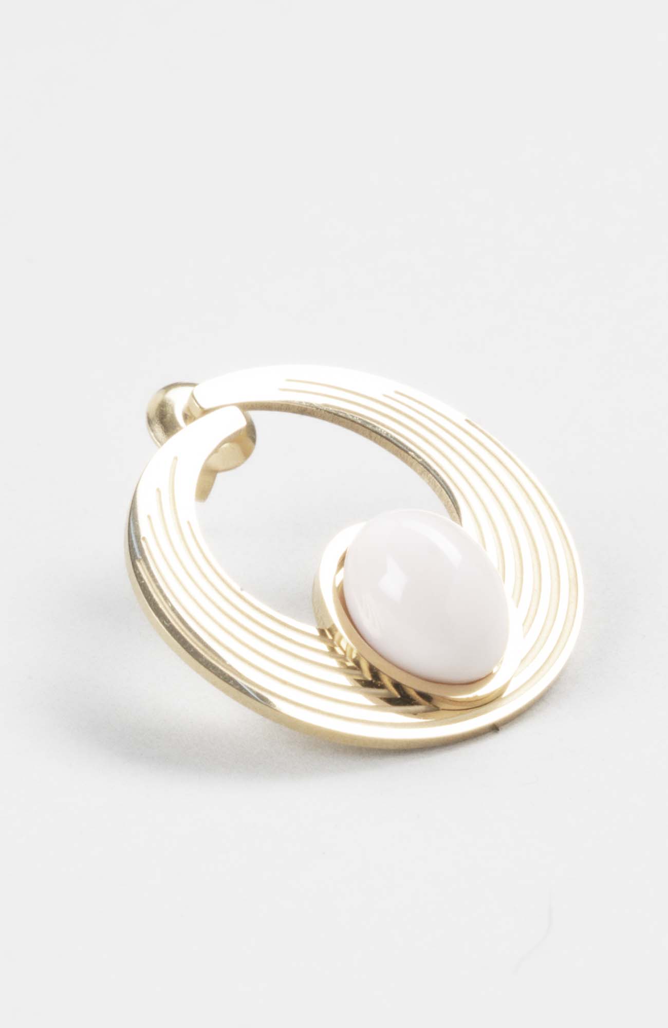 Clous d&rsquo;oreilles ovales Crème rosé