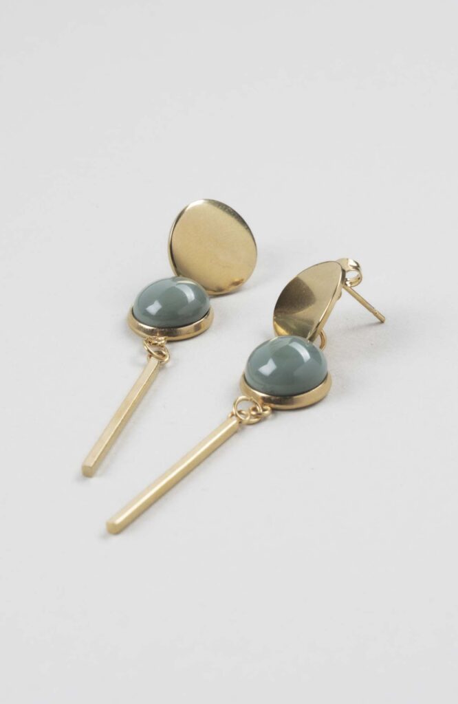 Clous d'oreilles pendants cabochon Kaki Uni
