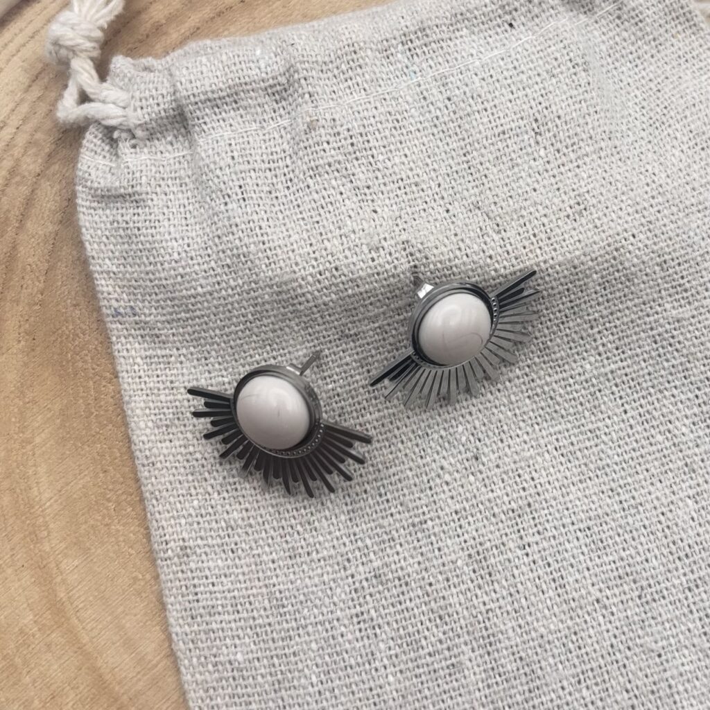 Clous d'oreilles Soleil "Ivoire"