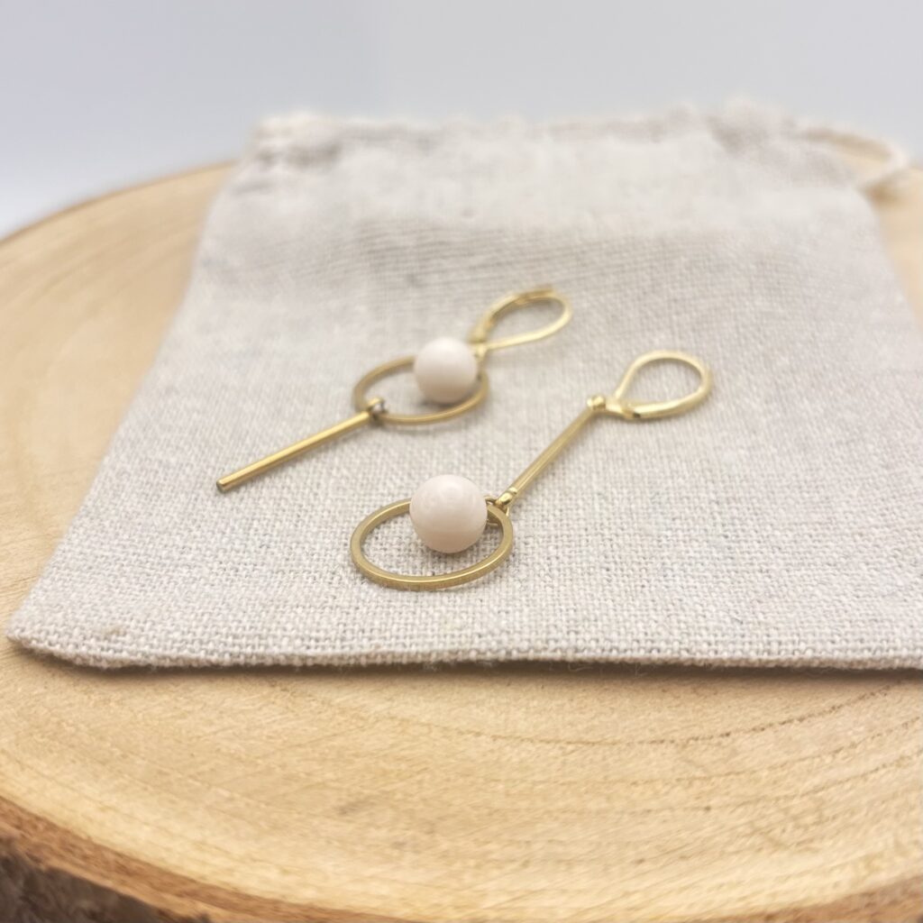 Boucles d'oreilles destructurées "Crème rosé"