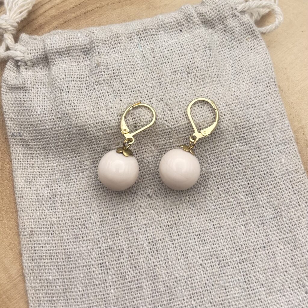 Boucles d'oreilles perles "Crème rosé"