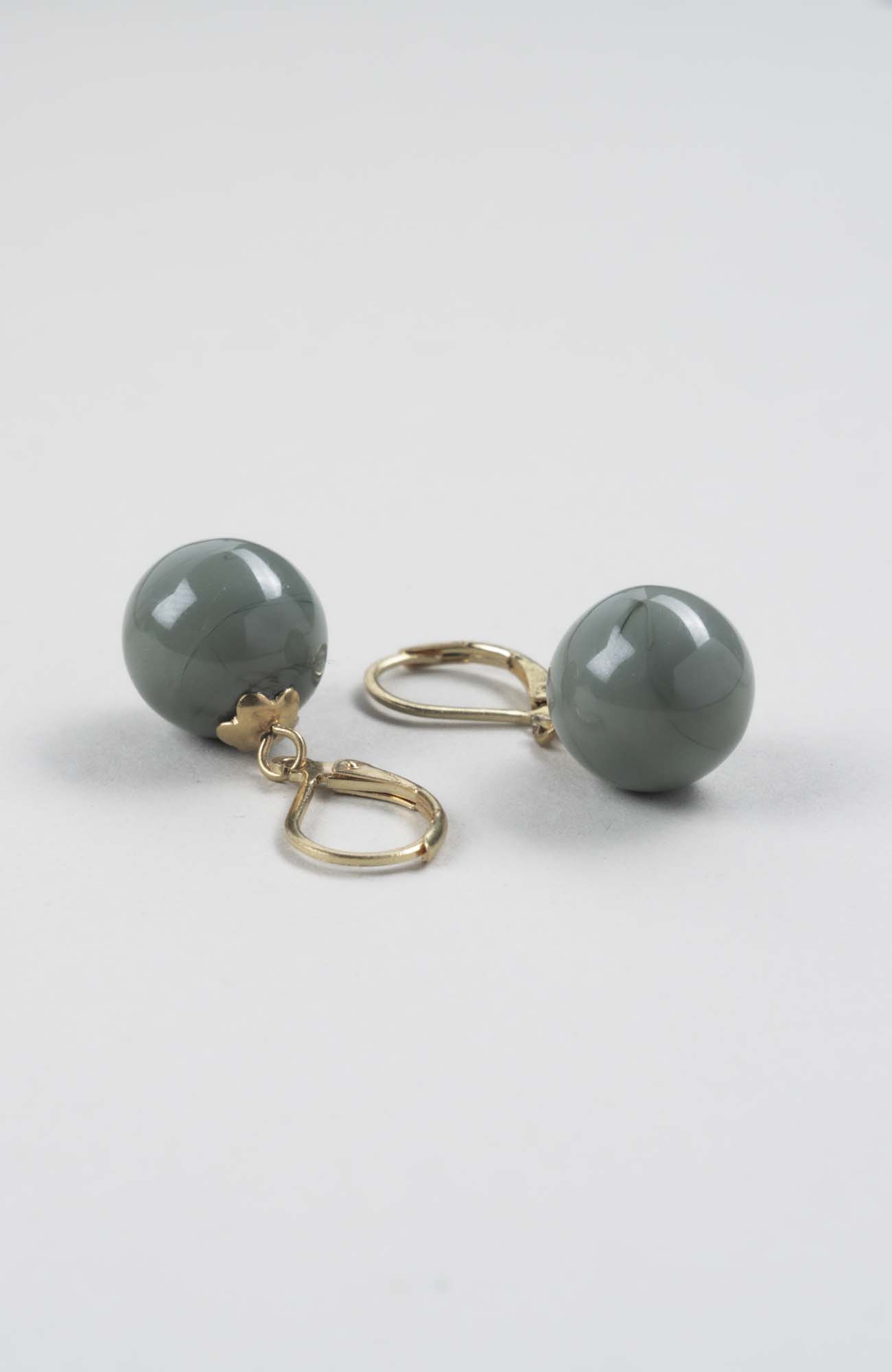 Boucles d’oreilles perles Kaki Uni