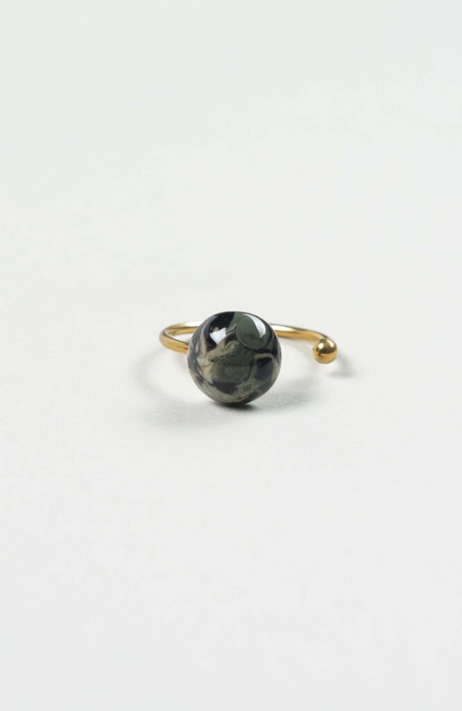 Bague décalée British Doré