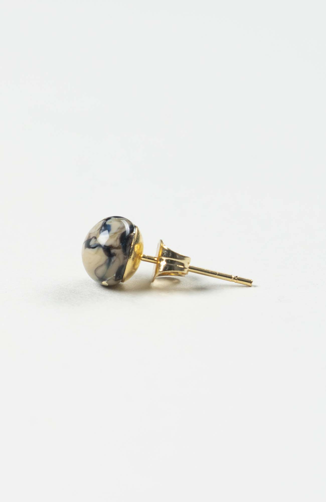 Clous d’oreilles British Doré