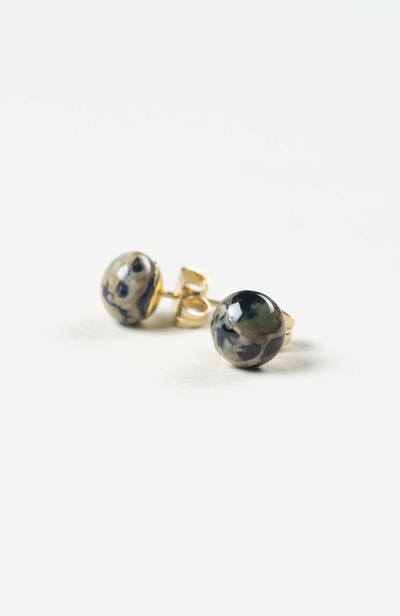 Clous d’oreilles British Doré