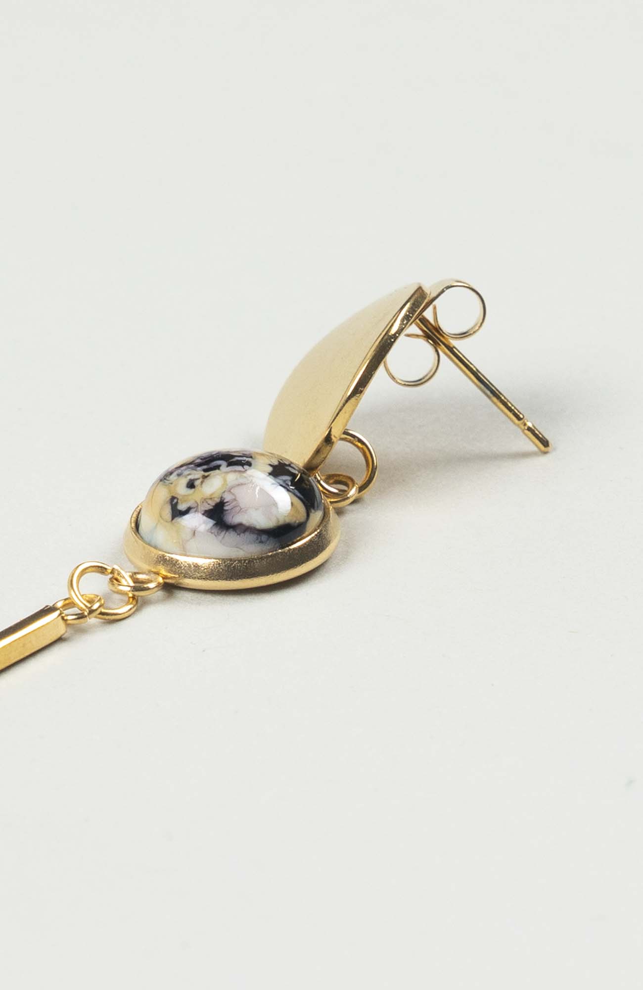 Clous d’oreilles pendants Intense Doré