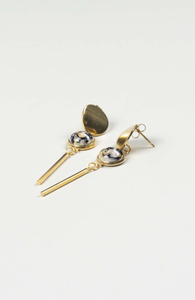 Clous d'oreilles pendants Intense Doré
