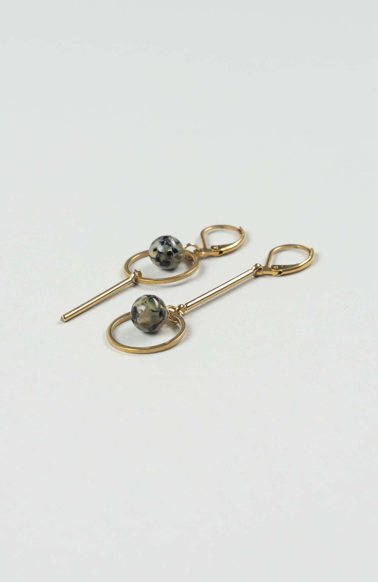 Boucles d’oreilles destructurées British Doré