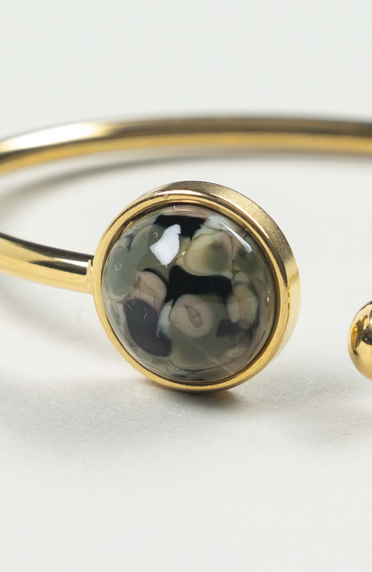 Bracelet petit jonc cabochon British Doré
