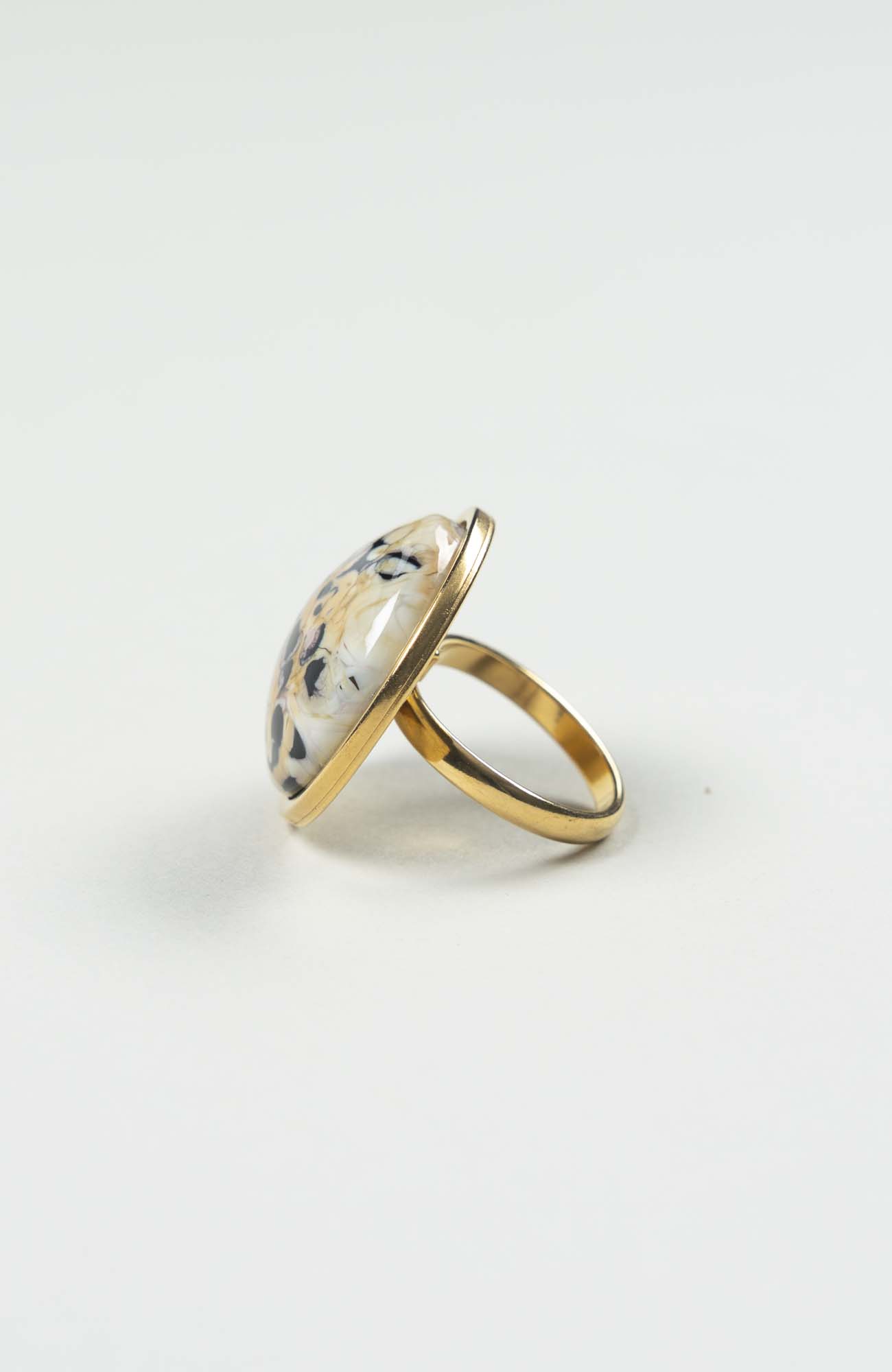 Bague grand cabochon Intense Doré
