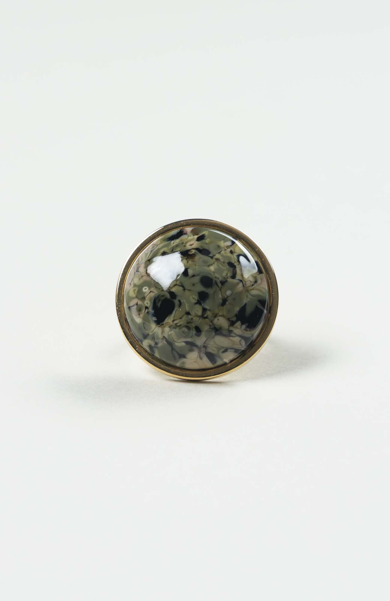 Bague grand cabochon British Doré