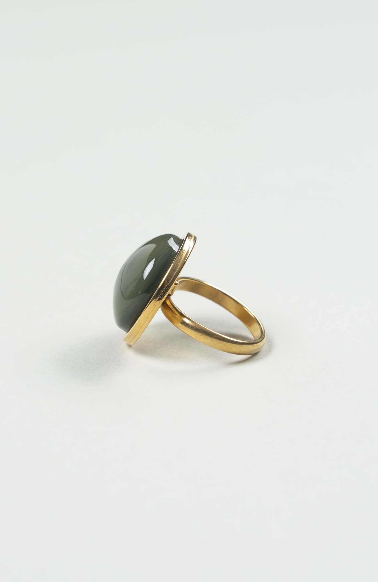 Bague moyen cabochon British Uni Doré