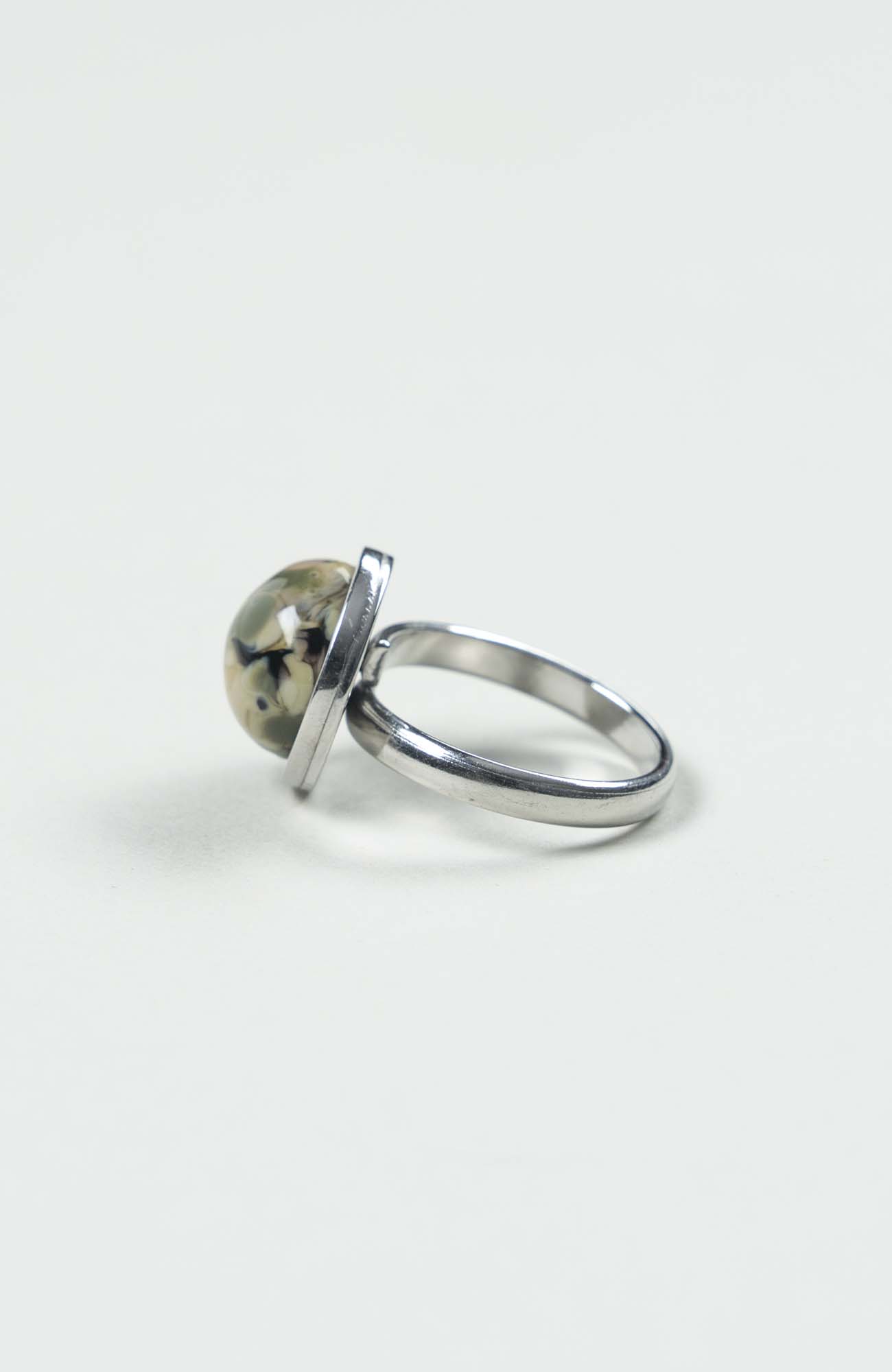 Bague petit cabochon British Argenté