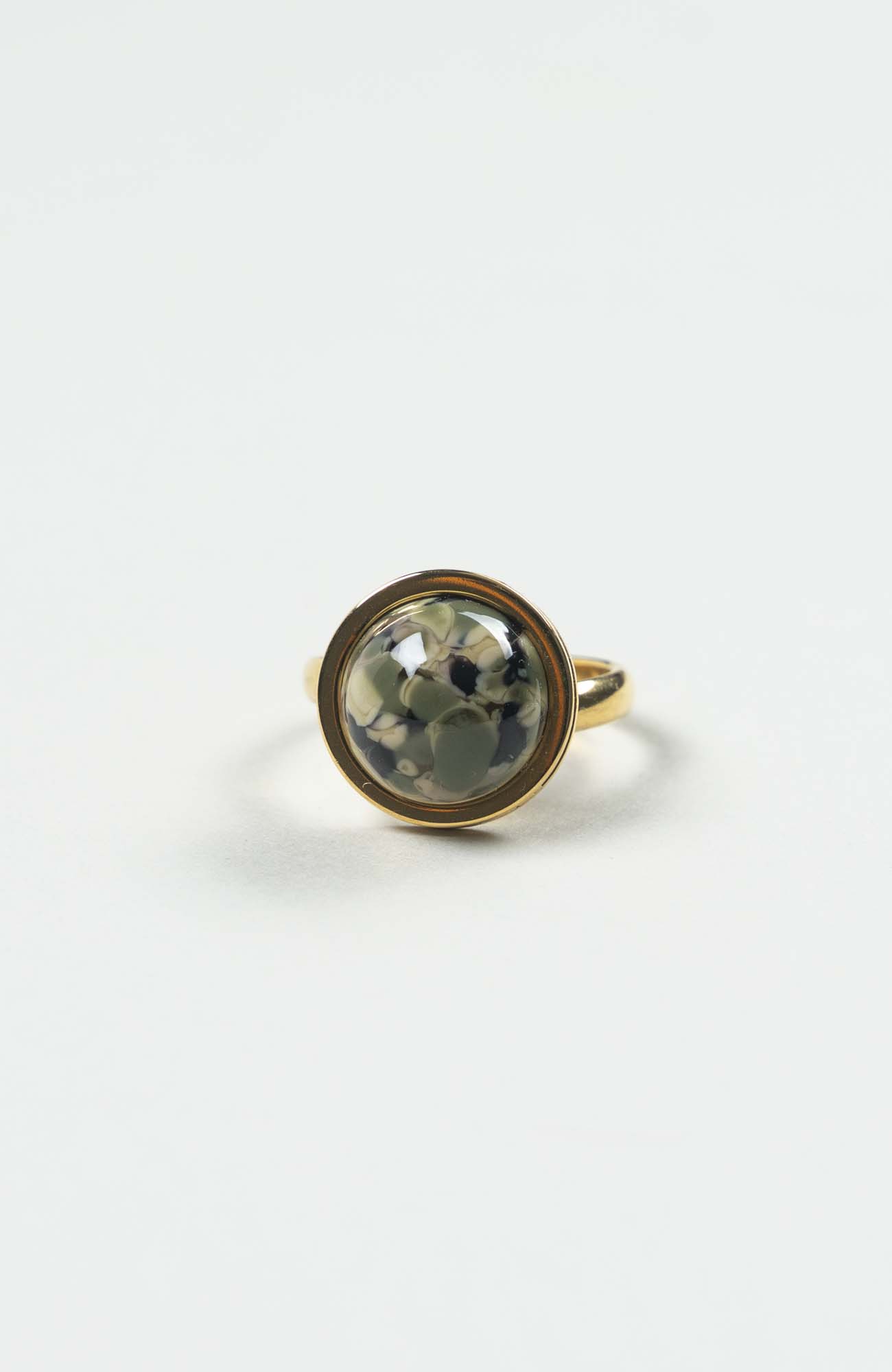 Bague petit cabochon British Doré