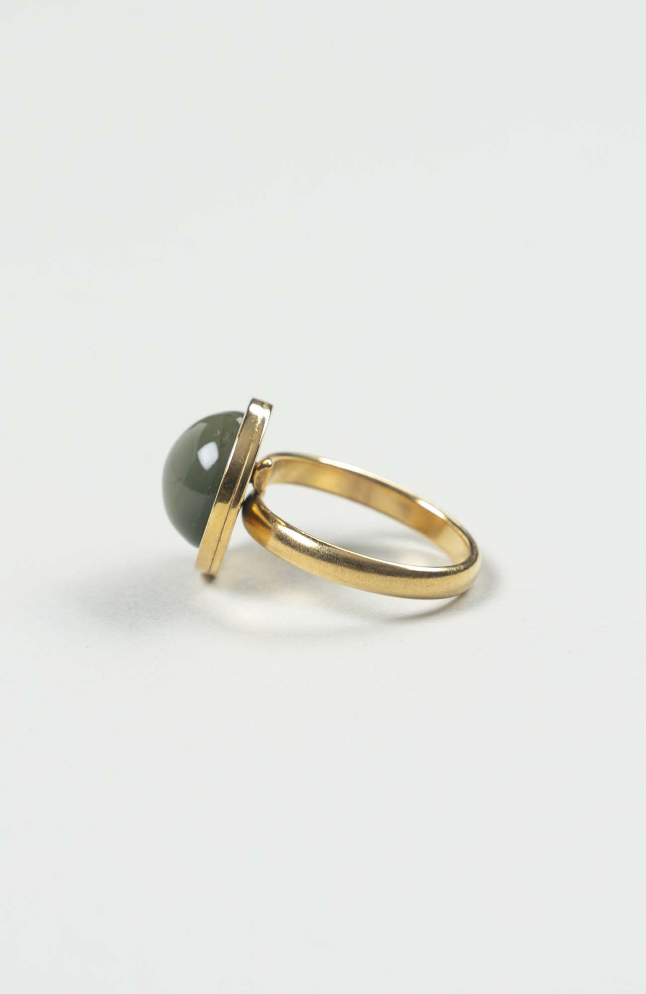 Bague petit cabochon British Uni Doré
