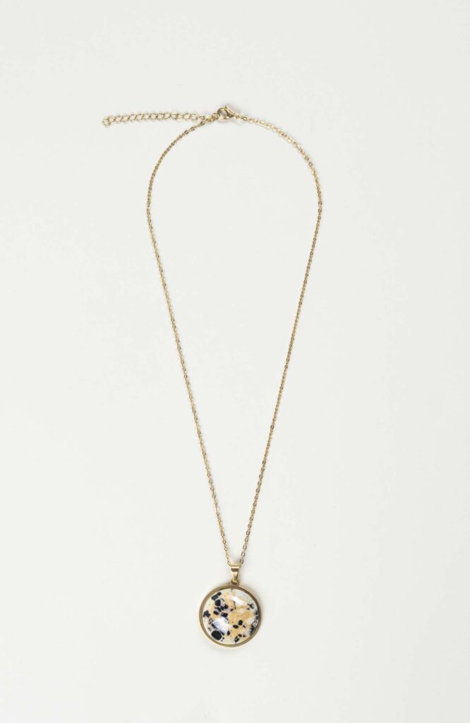 Collier grand cabochon Intense Doré