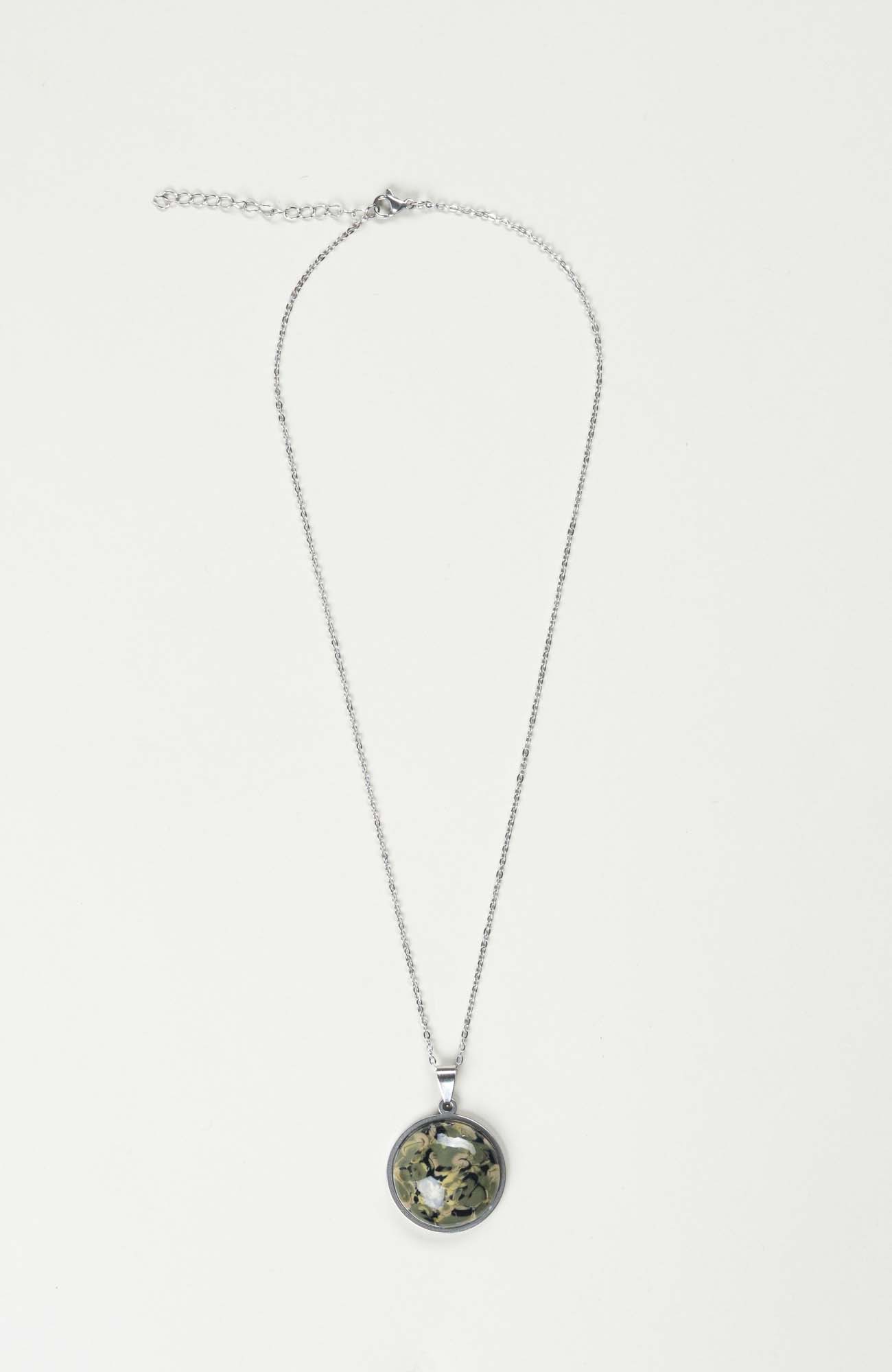 Collier grand cabochon British Argenté